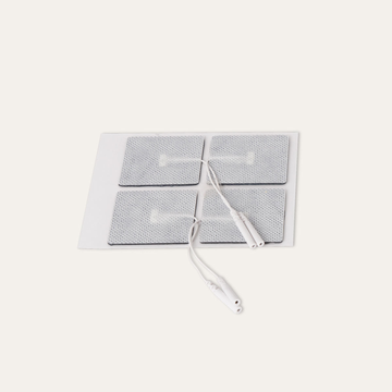 4 quadratische selbstklebende Elektroden mit Buchsenkabeln