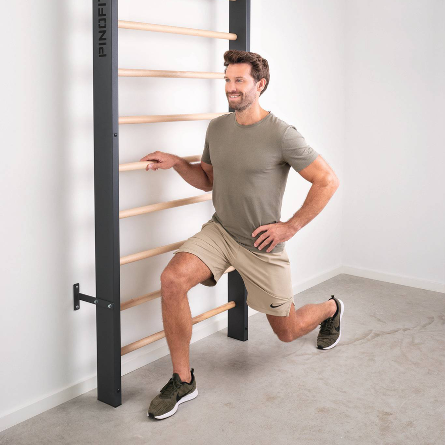 PINOFIT Sprossenwand Pro Anwendungsbild