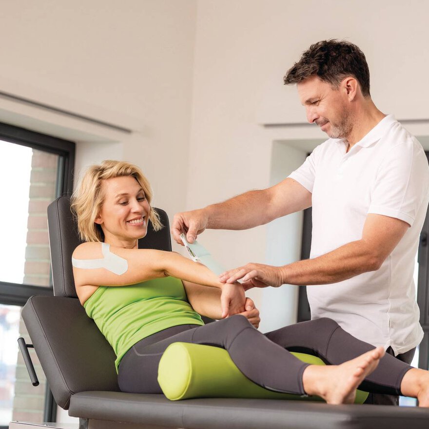 PINOTAPE Therapy Anwendung Arm